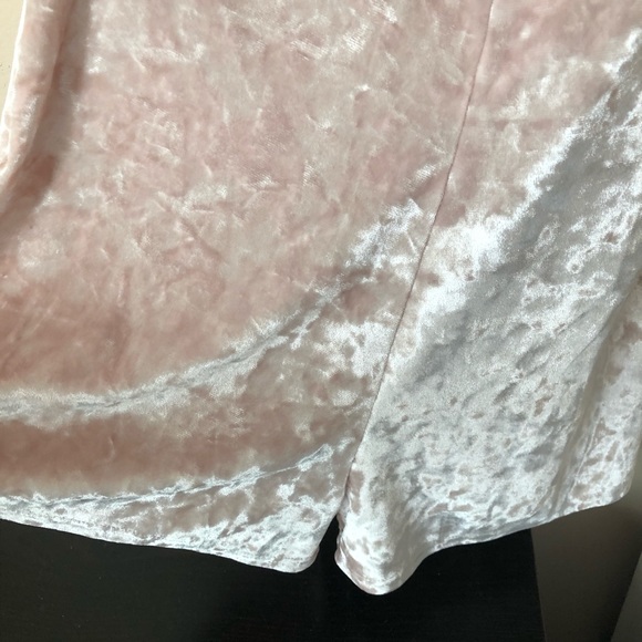 urban outfitters pink velvet romper - Picture 4 of 5